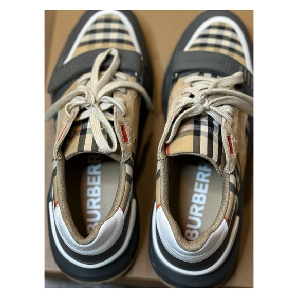 Authentic Burberry men’s size 13 sneaker. - Picture 5 of 5